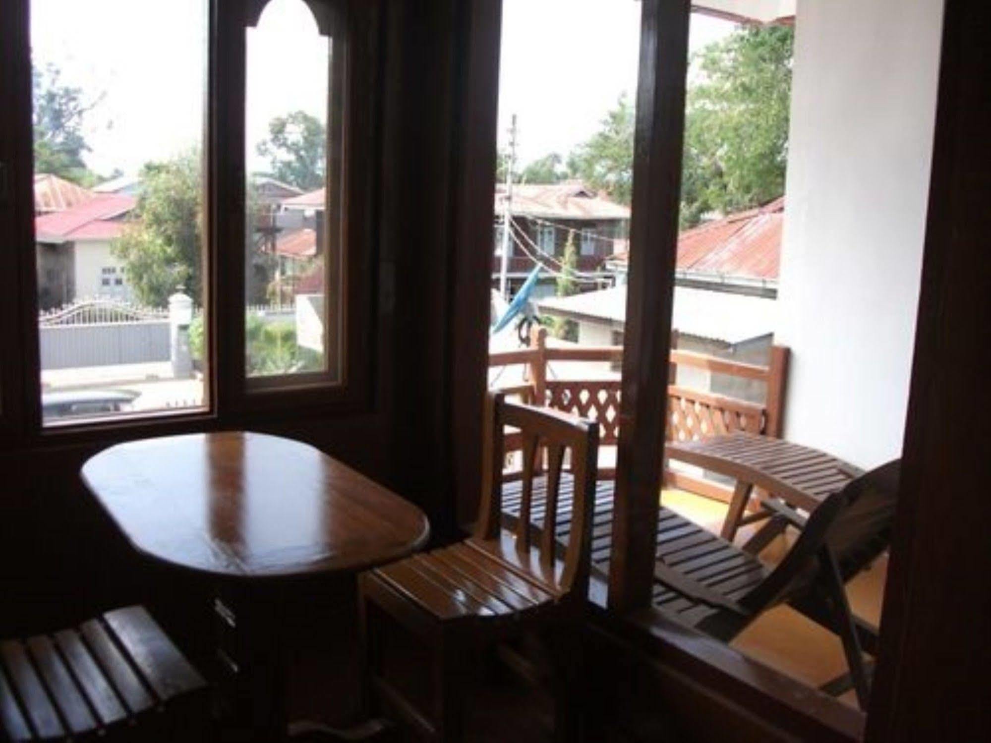 Mingalar Inn Inle Lake Esterno foto